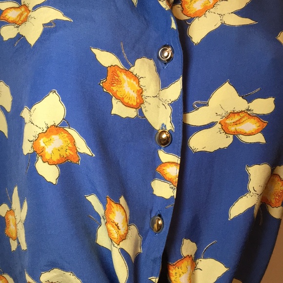 Vintage Blue Daffodil Cropped Blouse - Horoskop - Picture 3 of 3